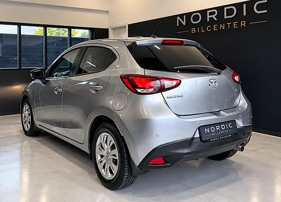 Mazda 2 2015 photo 5