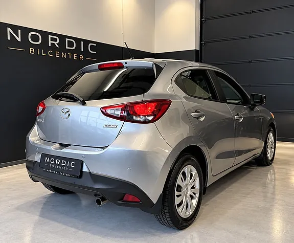 Mazda 2 2015 photo 2