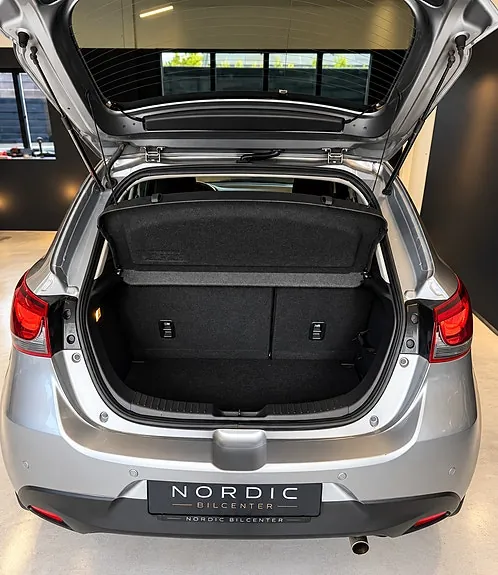 Mazda 2 2015 photo 4