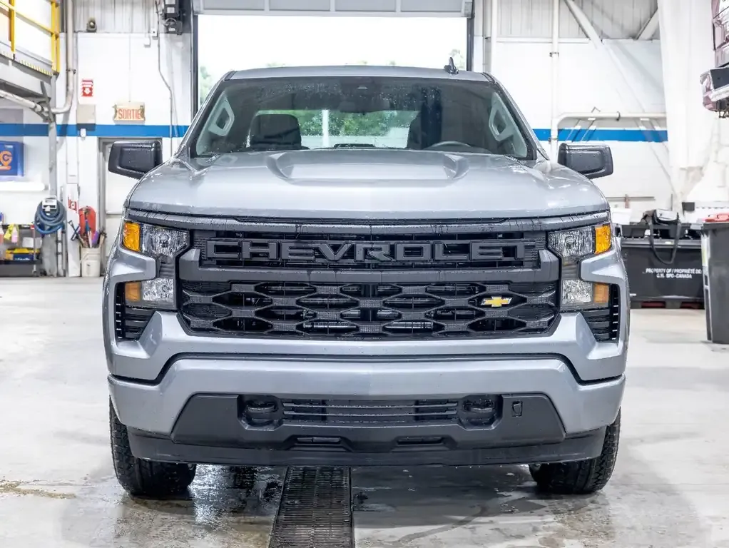 Chevrolet Silverado 1500 2026 photo 2