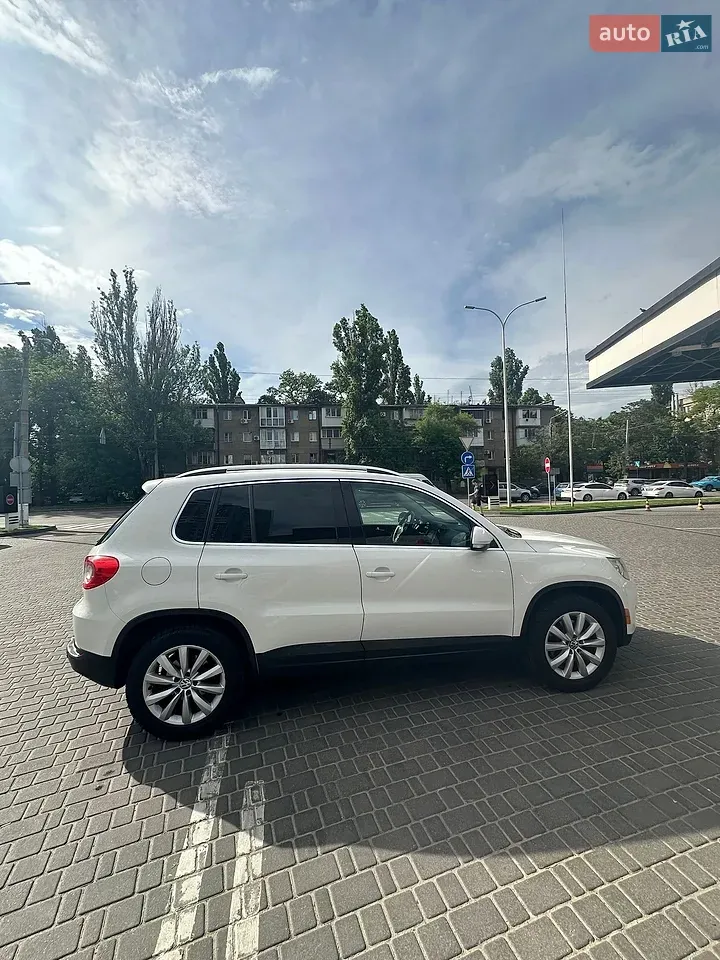 Volkswagen Tiguan 2010 photo 2