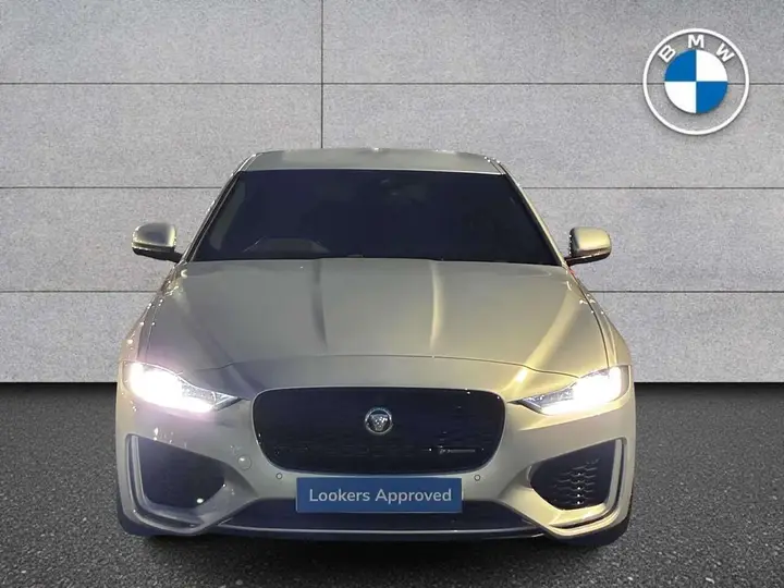 Jaguar Xe 2021 photo 2