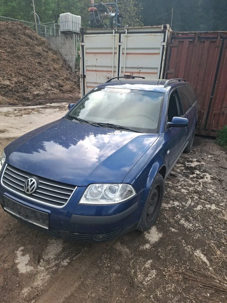Volkswagen Passat 2001 photo 2