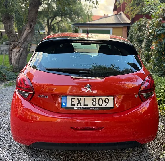 Peugeot 208 2015 photo 5