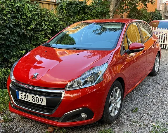 Peugeot 208 2015 photo 4