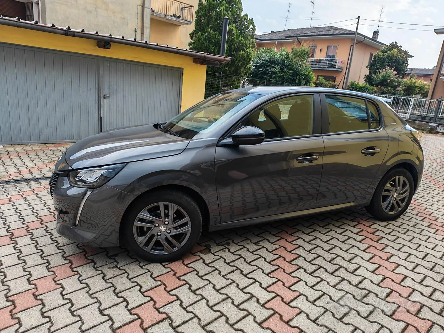 Peugeot 208 2022 photo 3