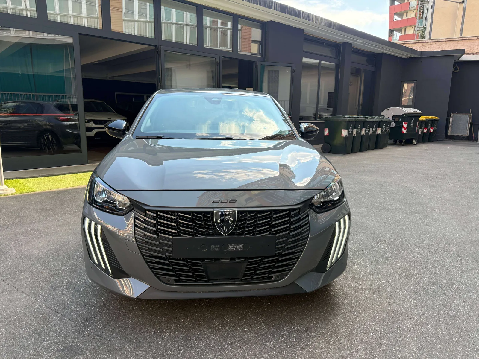 Peugeot 208 2024 photo 2