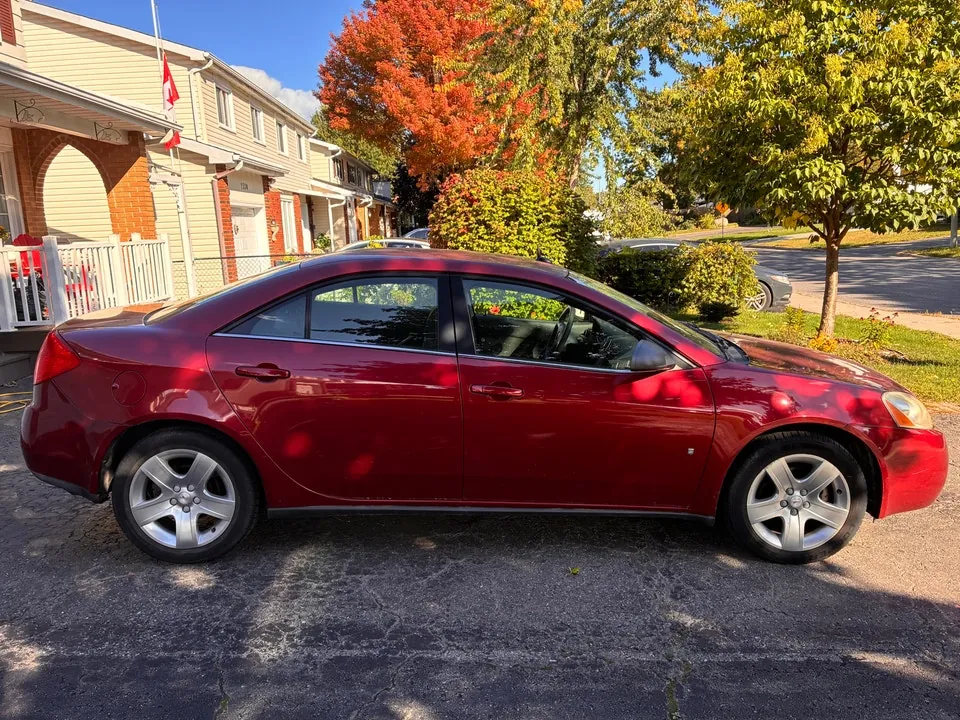 Pontiac G6 2009 photo 2