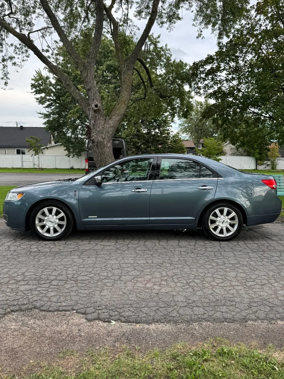 Lincoln Mkz 2011 photo 2