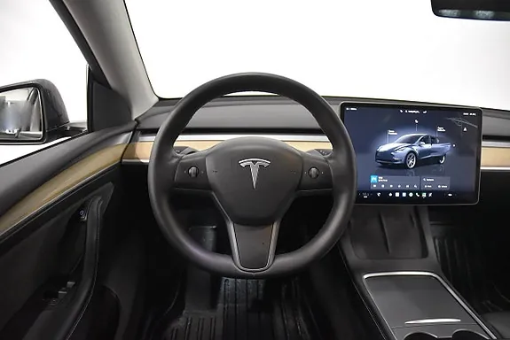 Tesla Model Y 2022 photo 2