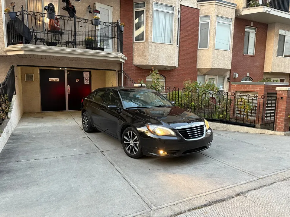 Chrysler 200 2014 photo 3