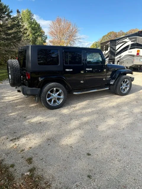 Jeep Wrangler Unlimited 2010 photo 2
