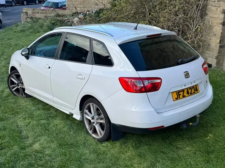 Seat Ibiza 2012 photo 4