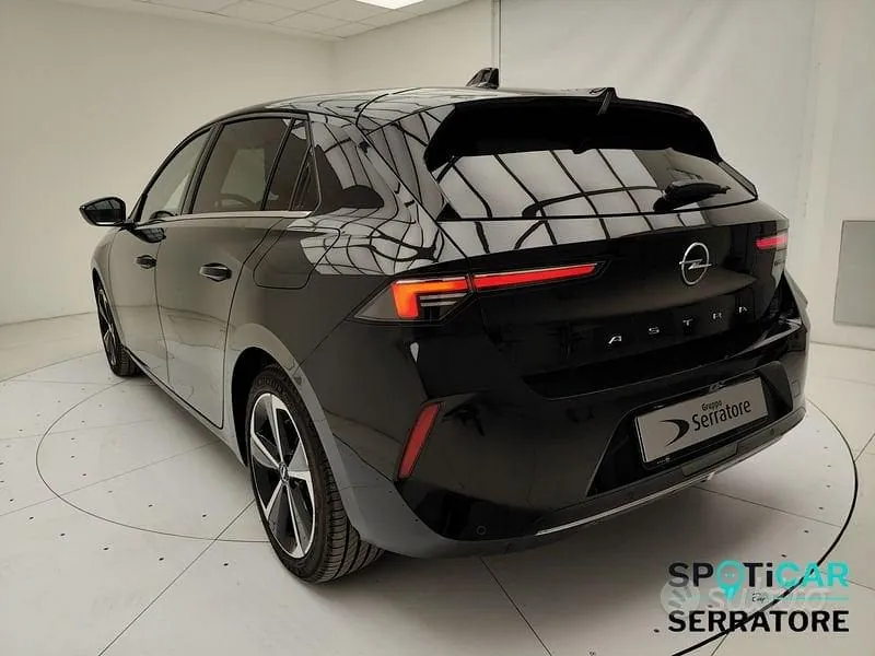 Opel Astra 2022 photo 4