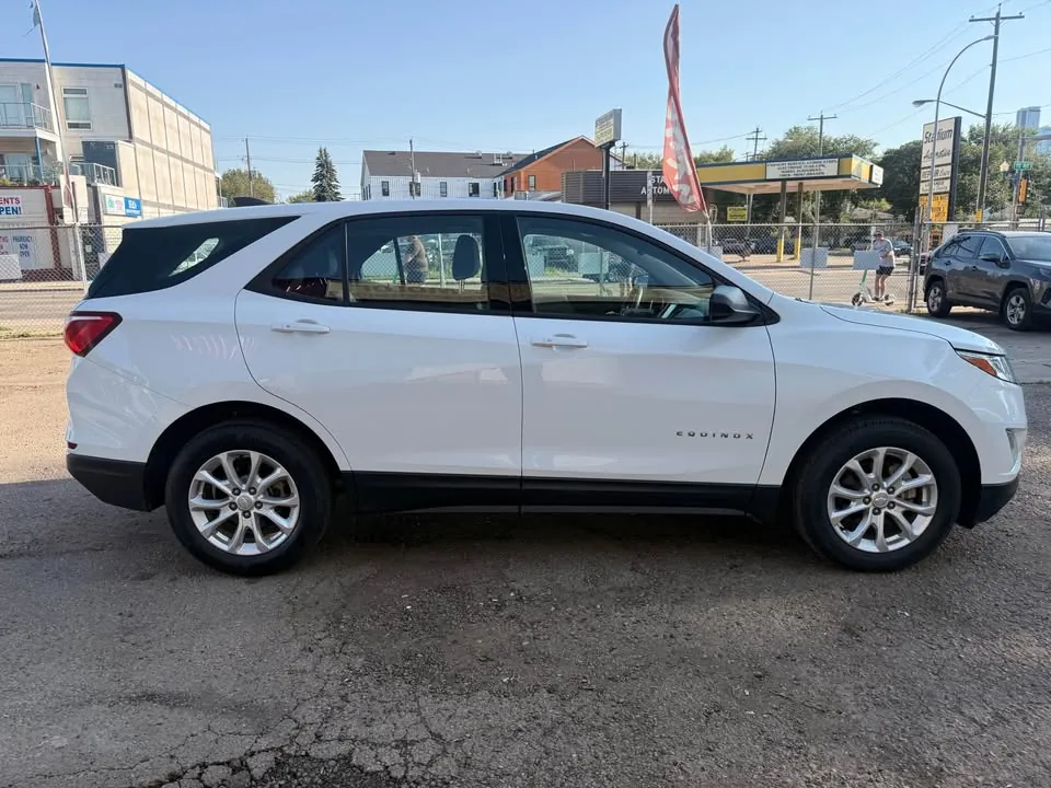 Chevrolet Equinox 2018 photo 2