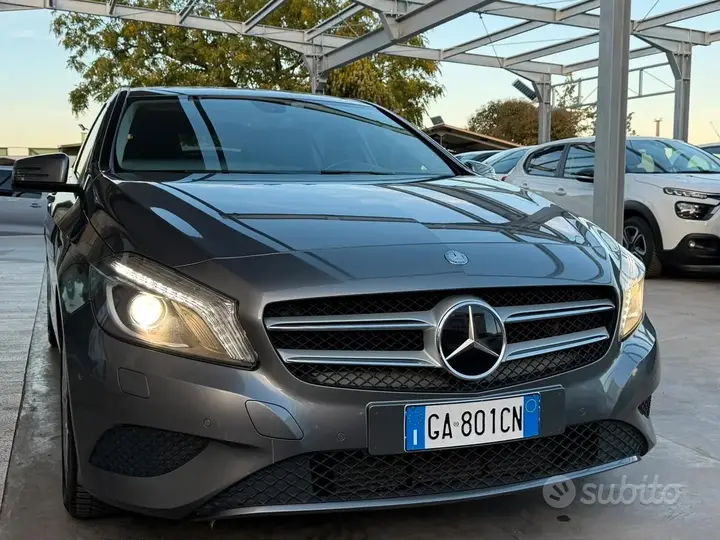 Mercedes-Benz A 180 2015 photo 2