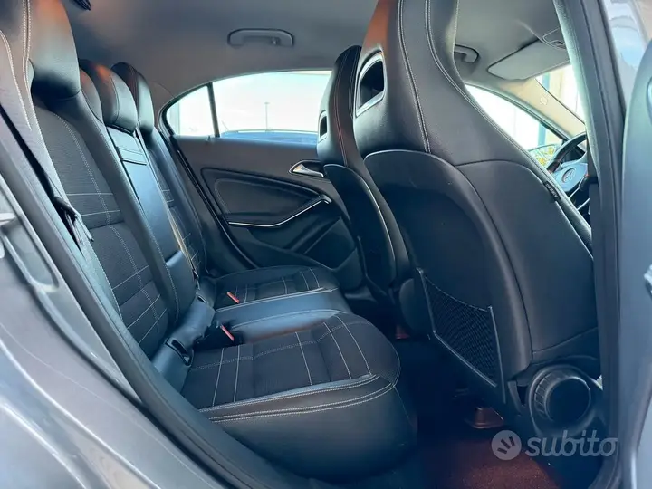Mercedes-Benz A 180 2015 photo 5