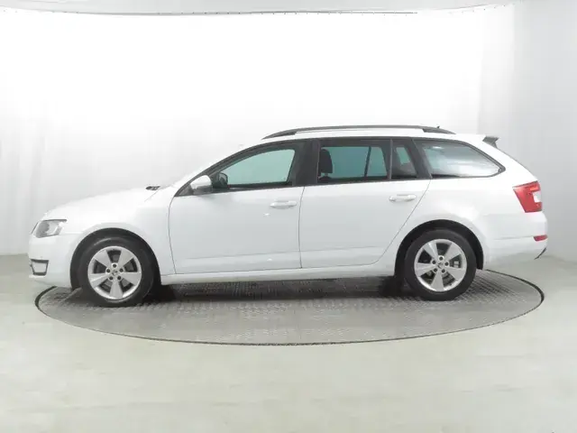 Skoda Octavia Combi 2014 photo 2