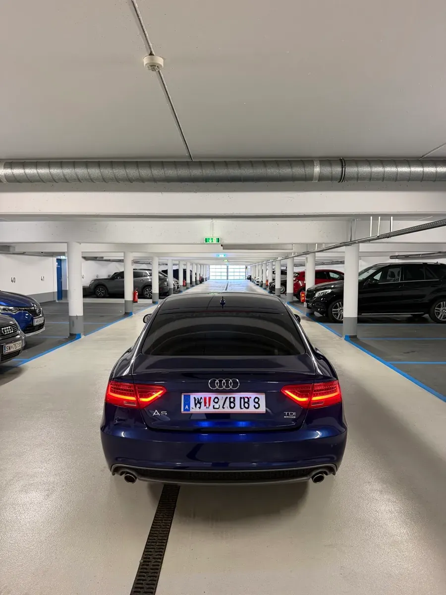 Audi A5 2012 photo 2