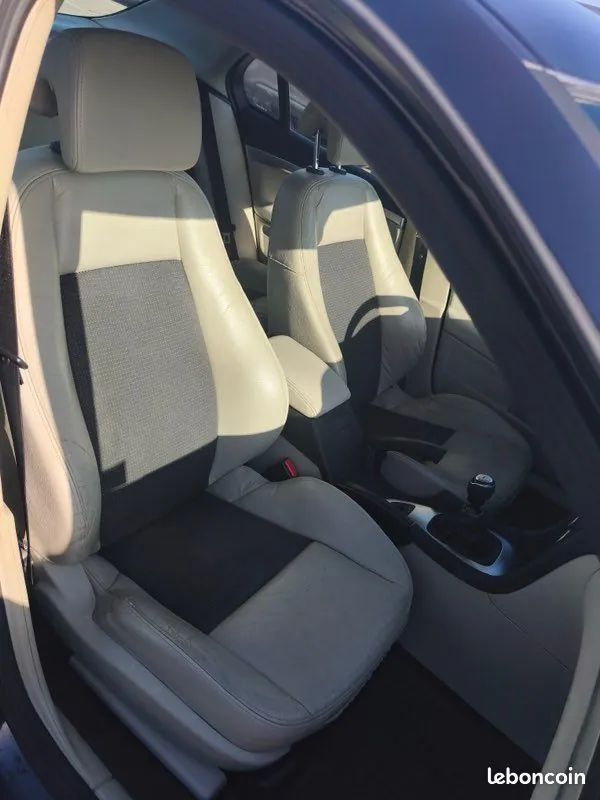 Saab 9-3 2009 photo 2