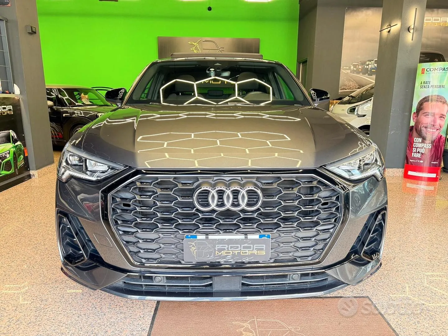 Audi Q3 2021 photo 2