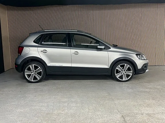 Volkswagen Polo 2012 photo 3