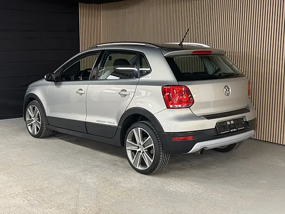 Volkswagen Polo 2012 photo 5
