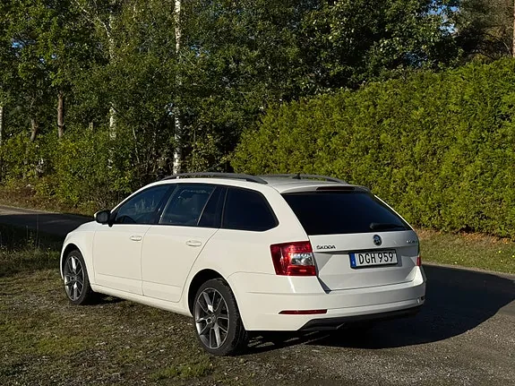 Skoda Octavia 2019 photo 2