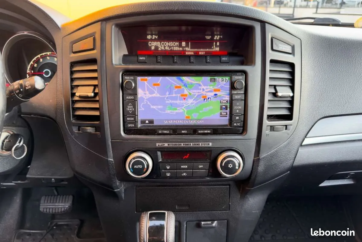 Mitsubishi Pajero 2013 photo 4