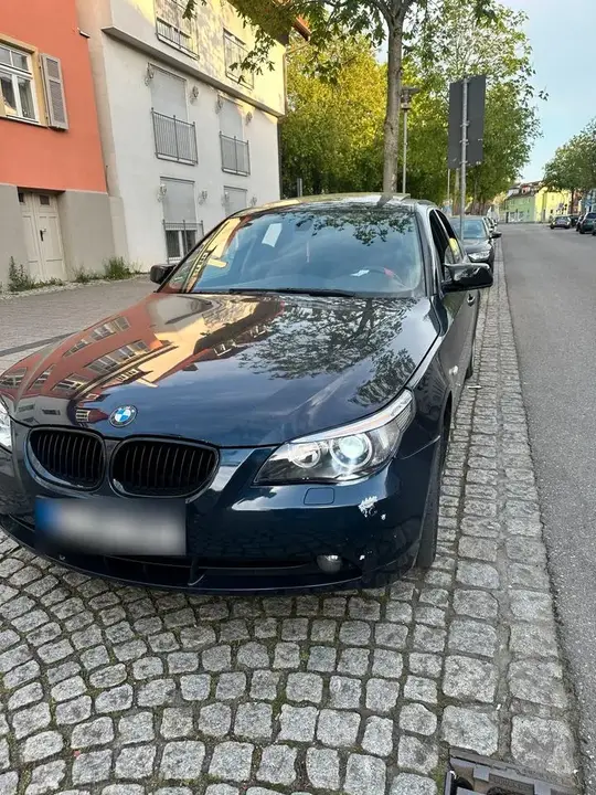 BMW 520I
