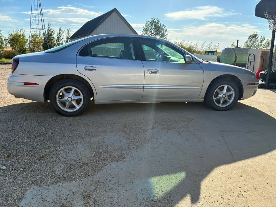 Oldsmobile Aurora