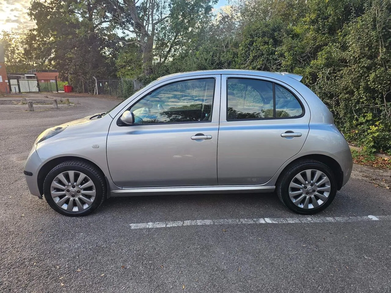 Nissan Micra 2006 photo 4