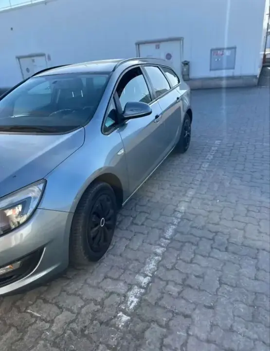 Opel Astra 2013 photo 3