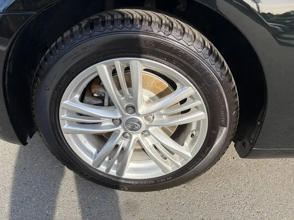 Infiniti G37 2012 photo 4