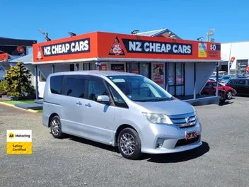 Nissan Serena 2012 photo 2