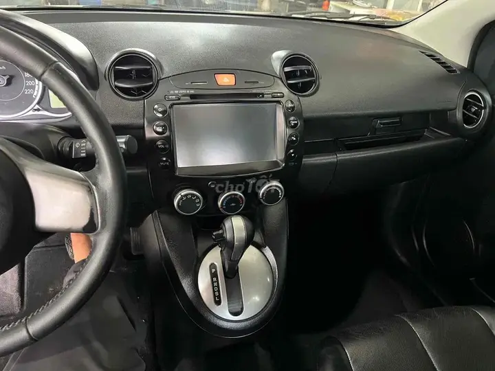 Mazda 2 2014 photo 5