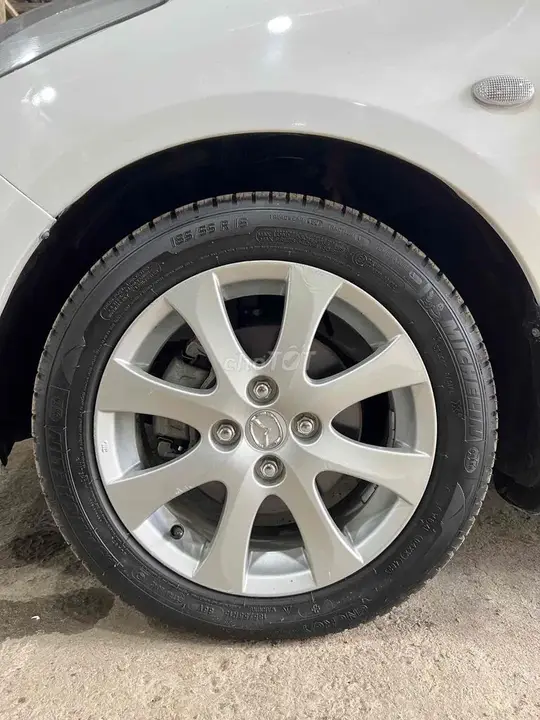 Mazda 2 2014 photo 4