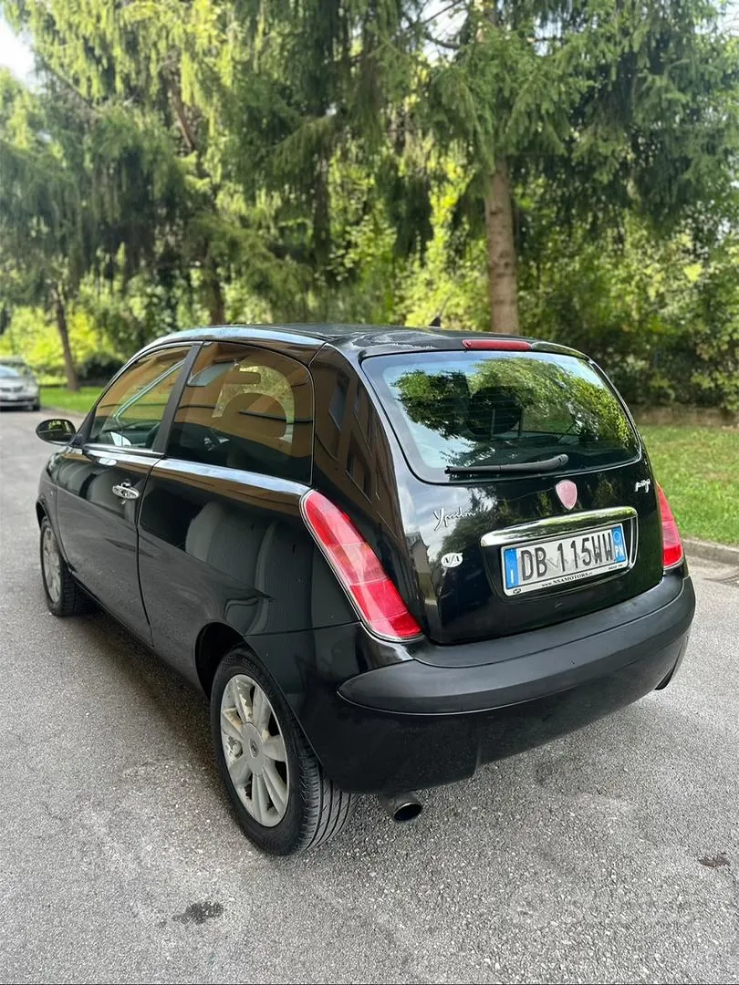 Lancia Ypsilon