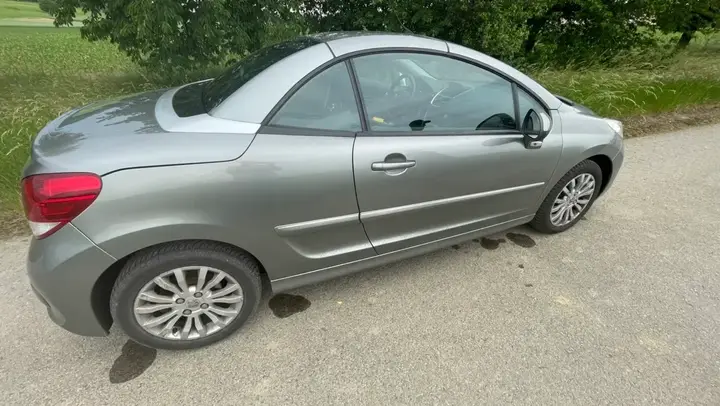 Peugeot 207 2011 photo 3