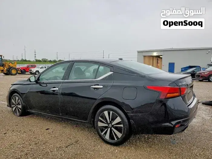 Nissan Altima 2019 photo 2