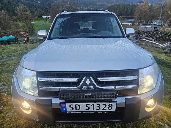 Mitsubishi Pajero 2010 photo 4
