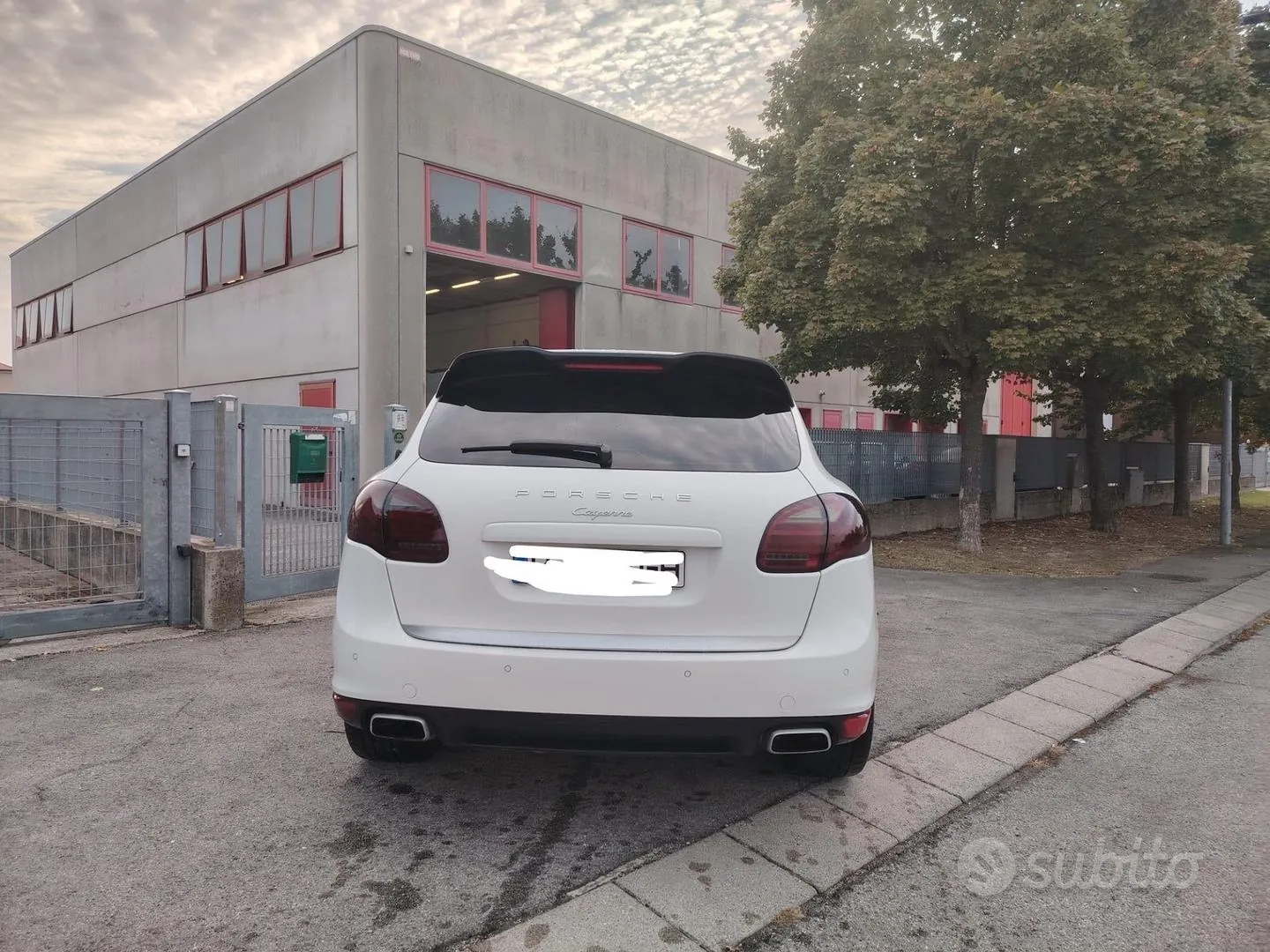Porsche Cayenne 2014 photo 2