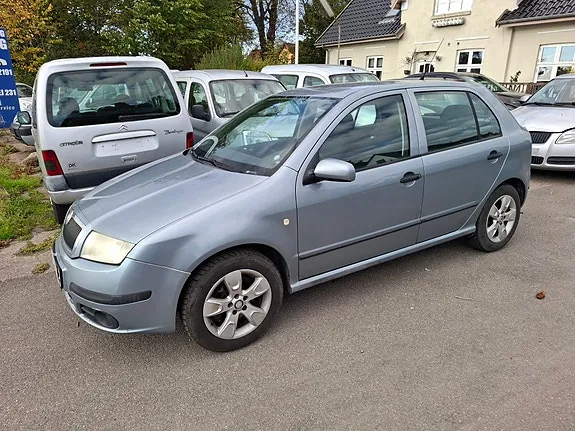 Skoda Fabia 2005 photo 2