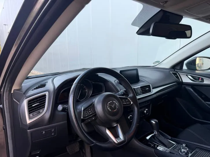 Mazda 3 2017 photo 3