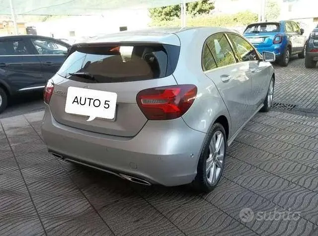 Mercedes-Benz A 180 2017 photo 2