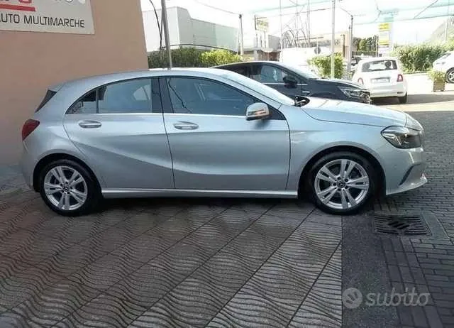 Mercedes-Benz A 180 2017 photo 3