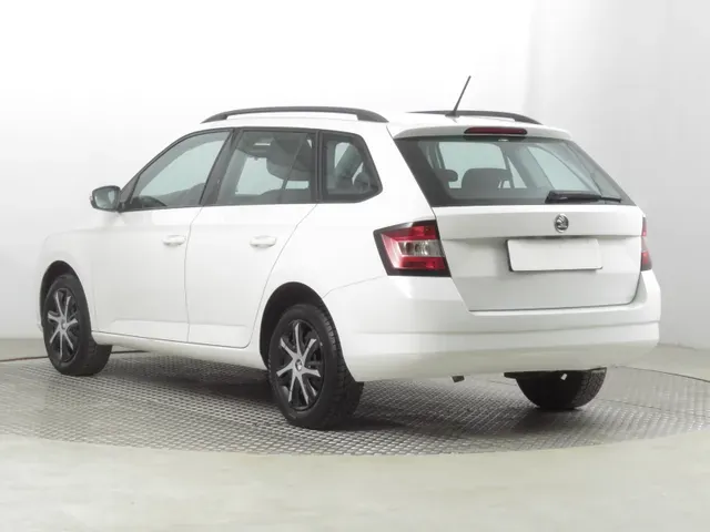 Skoda Fabia 2016 photo 3