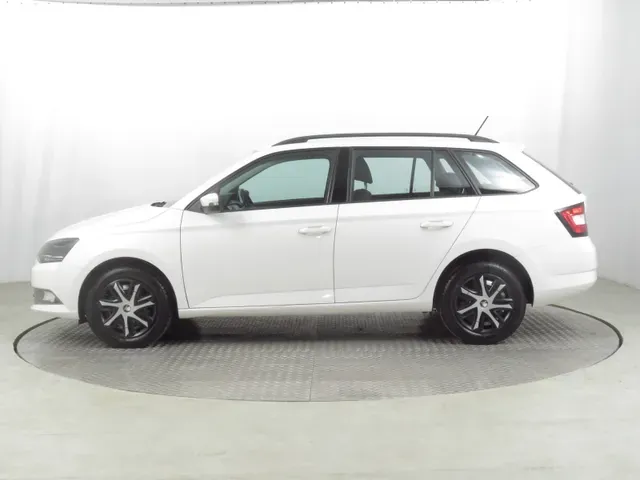 Skoda Fabia 2016 photo 2