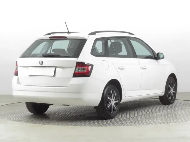 Skoda Fabia 2016 photo 4