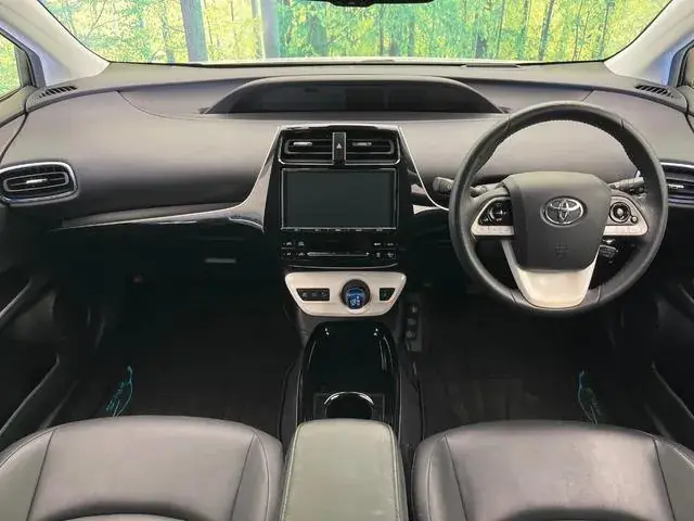Toyota Prius 2018 photo 2